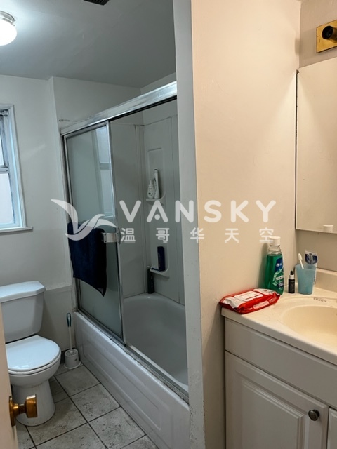 260818213137_29-2 bathroom.jpg